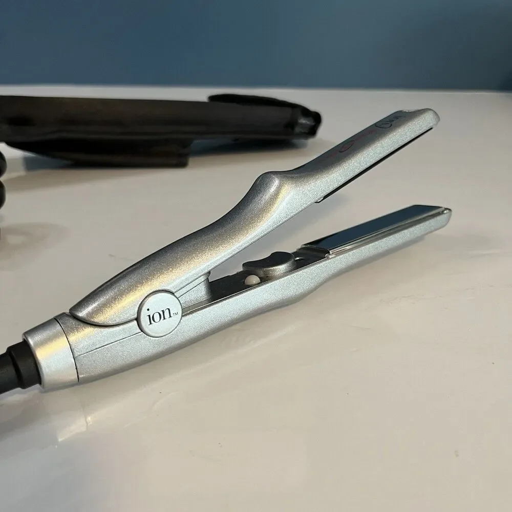 Ion Titanium Platinum Mini Flat Iron Hair Straightener Silver Model 301013 Case